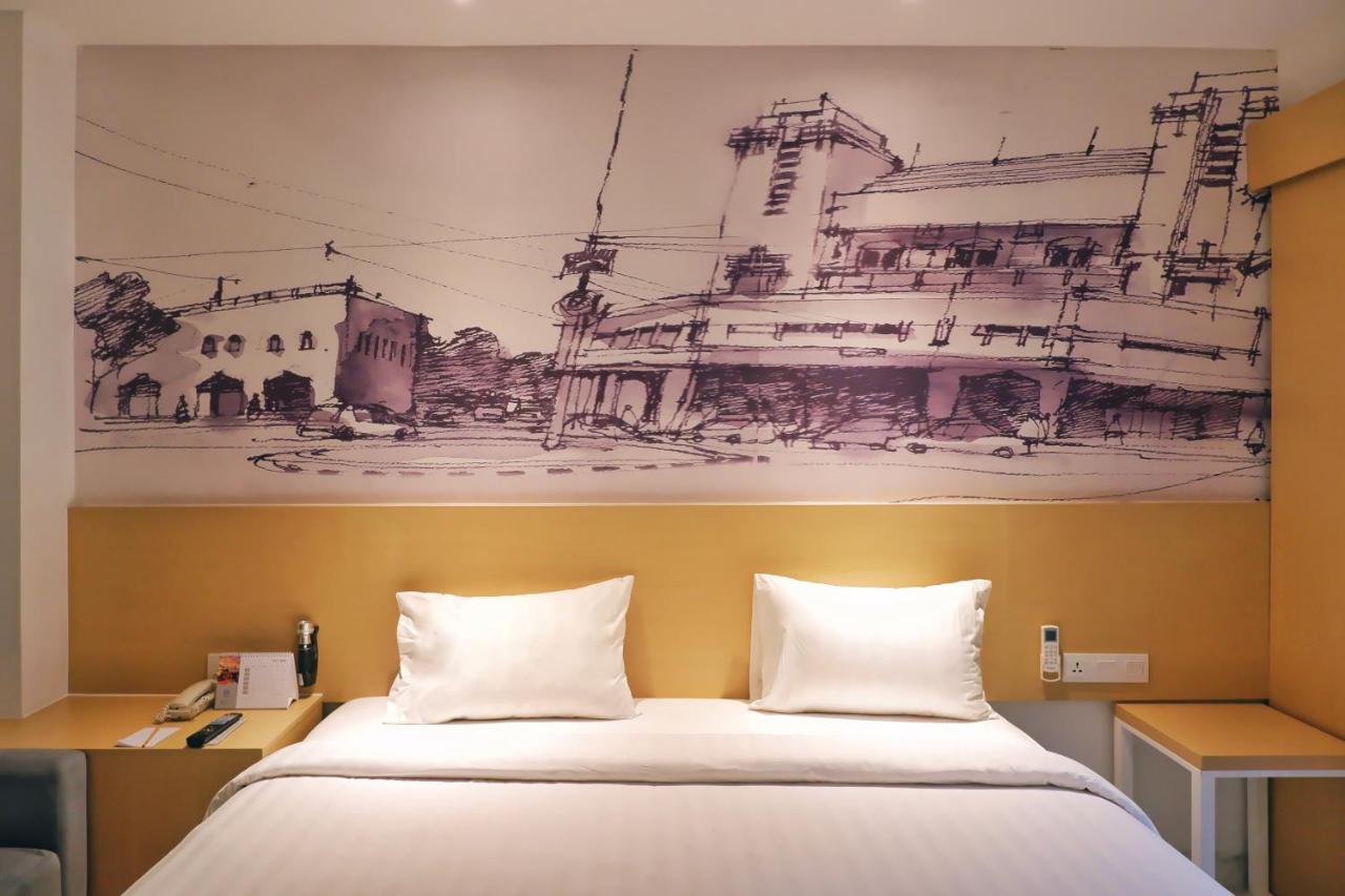 Palm Park Hotel Surabaja Zewnętrze zdjęcie