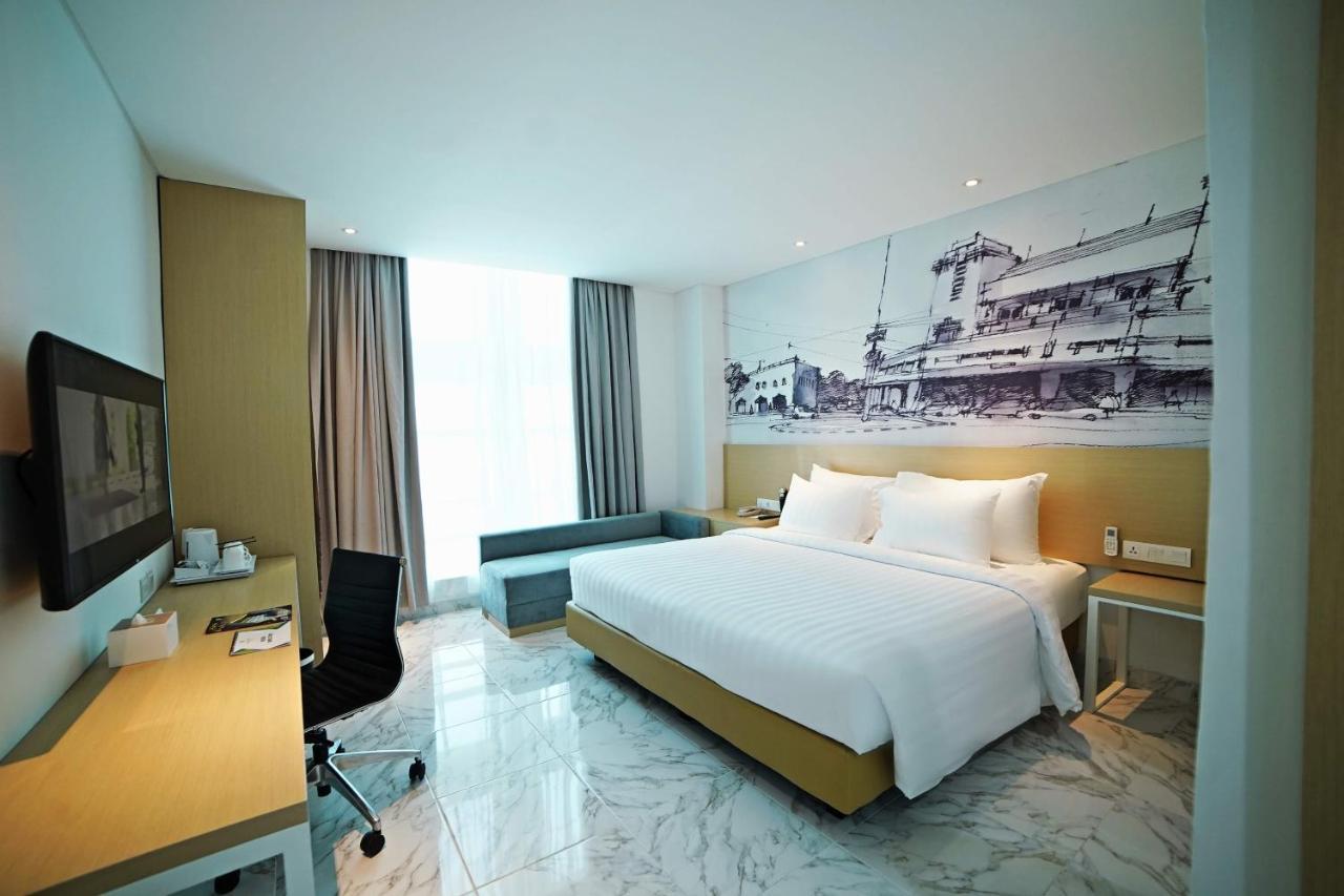 Palm Park Hotel Surabaja Zewnętrze zdjęcie