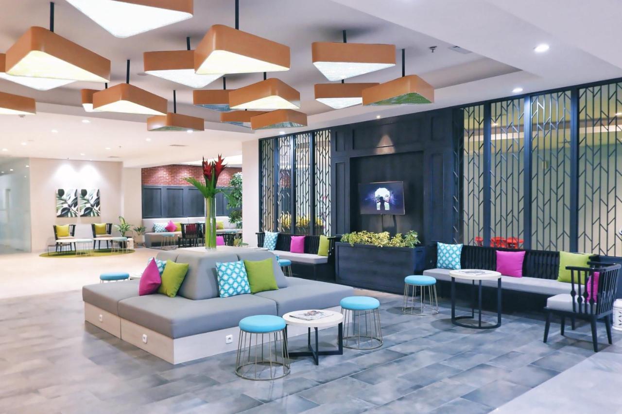 Palm Park Hotel Surabaja Zewnętrze zdjęcie