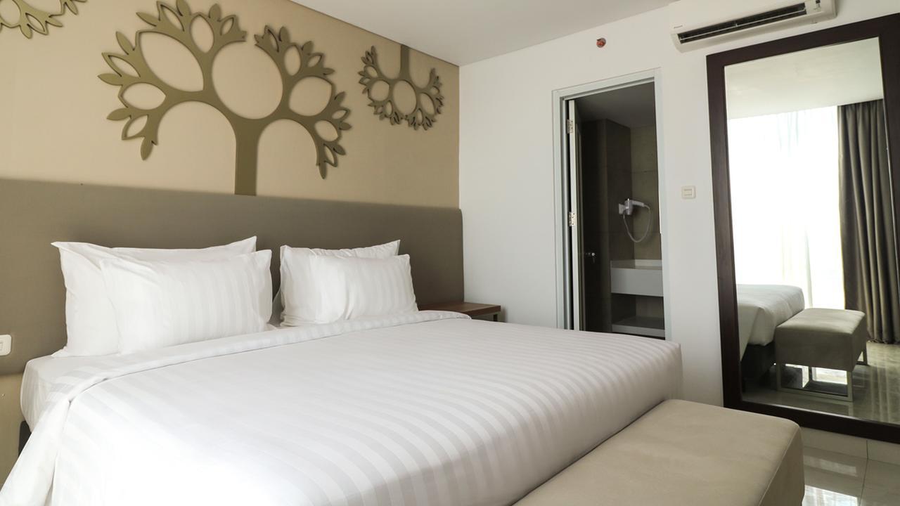Palm Park Hotel Surabaja Zewnętrze zdjęcie