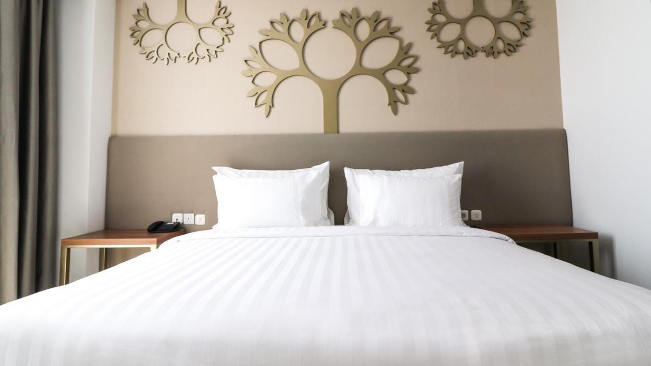 Palm Park Hotel Surabaja Zewnętrze zdjęcie