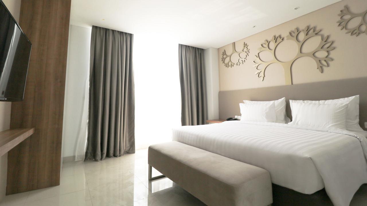 Palm Park Hotel Surabaja Zewnętrze zdjęcie